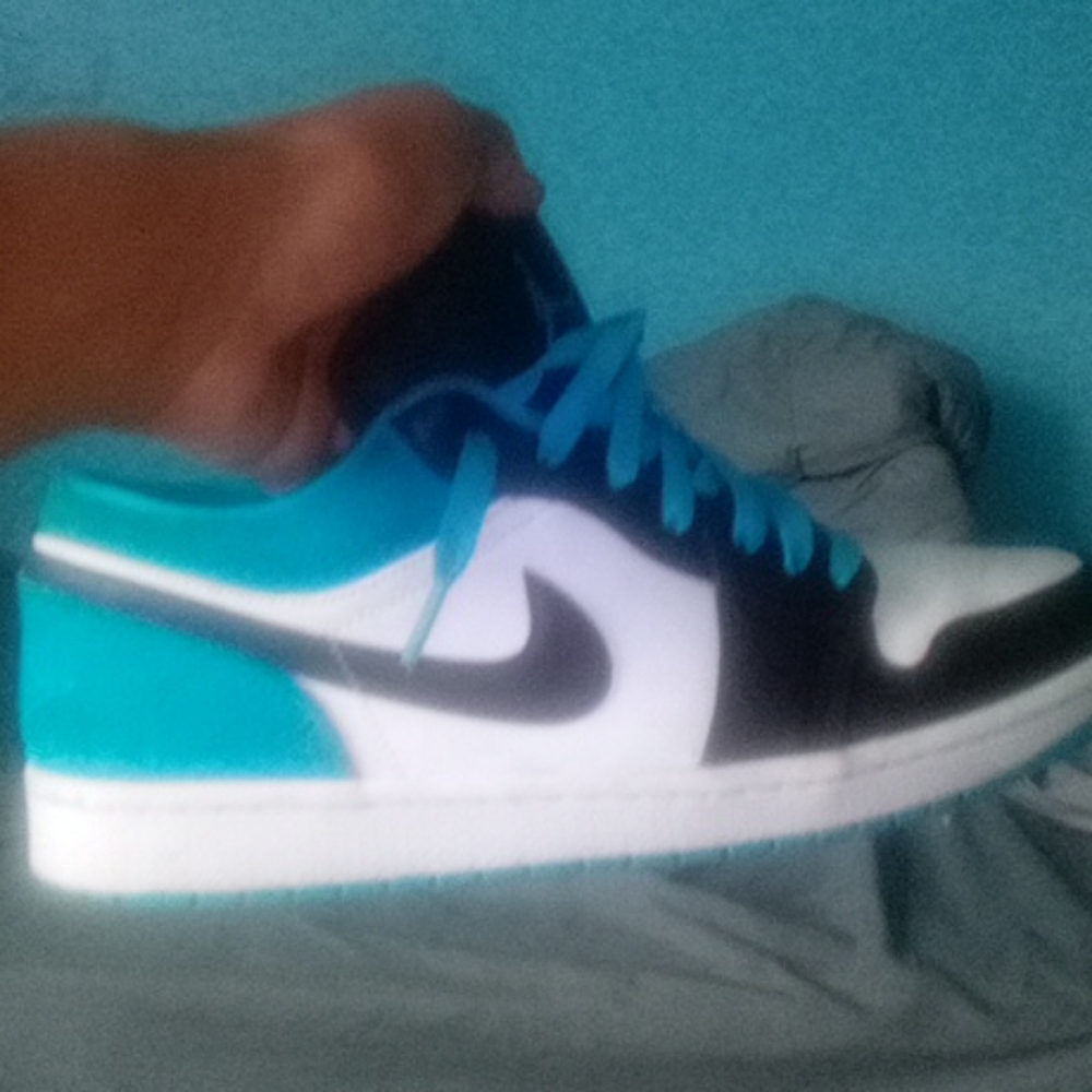 Jordan air low 1's